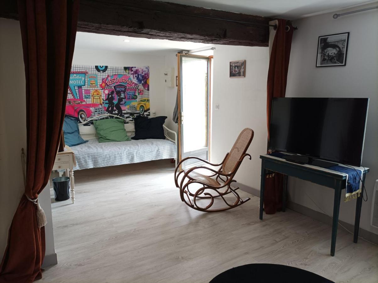 A L Epoque Bed & Breakfast Bouges  Екстериор снимка